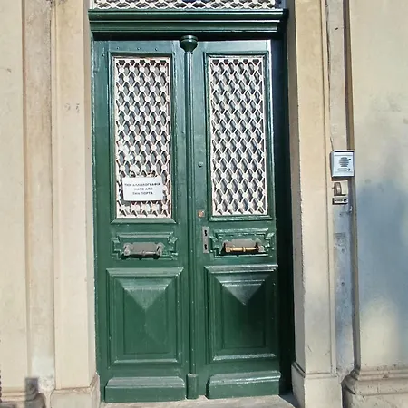 White Corfu Town Apartment *